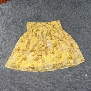 Yellow Skirt. Size: Large